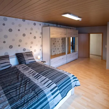 Nyaraló Nepomuk Lauterecken